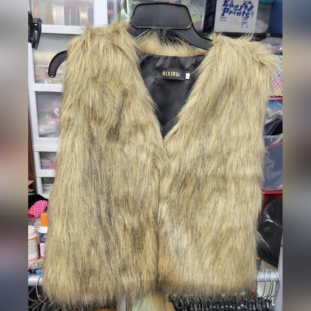 Aixixi Faux Fur Vest 40" Bust L/XL Preowned